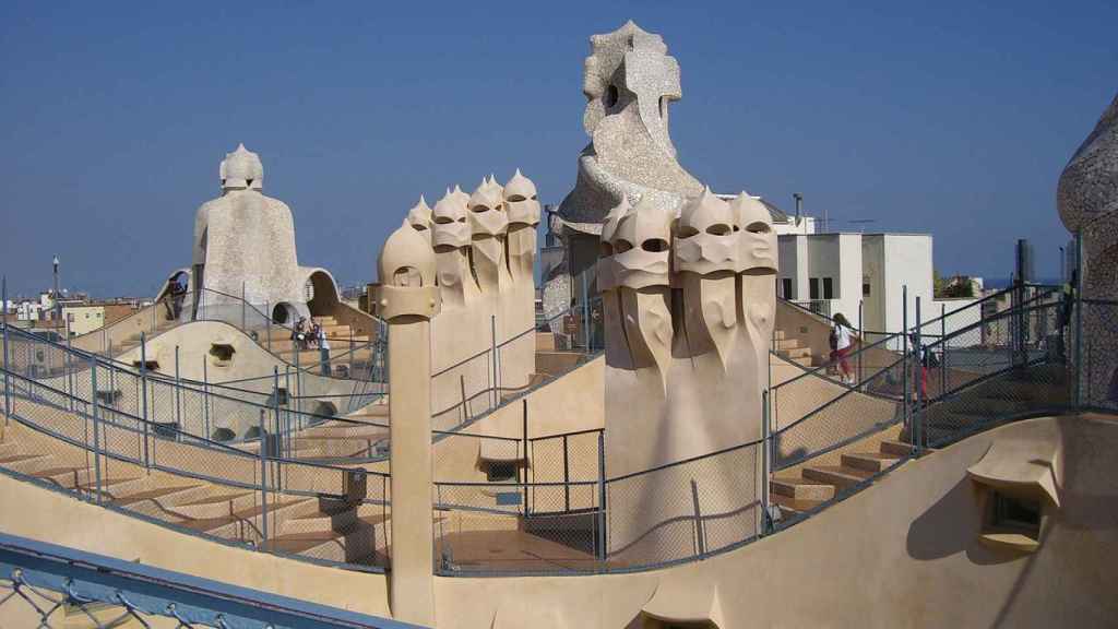 Visita a les xemeneies de la Pedrera dissenyades per Gaudí