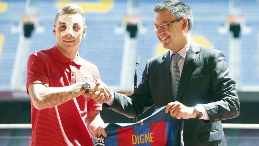 Lucas Digne, en su presentación con el Barça