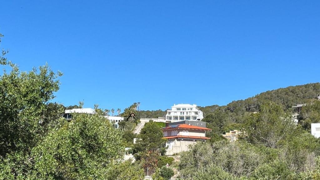 La finca de Jules Koundé, desde la lejanía