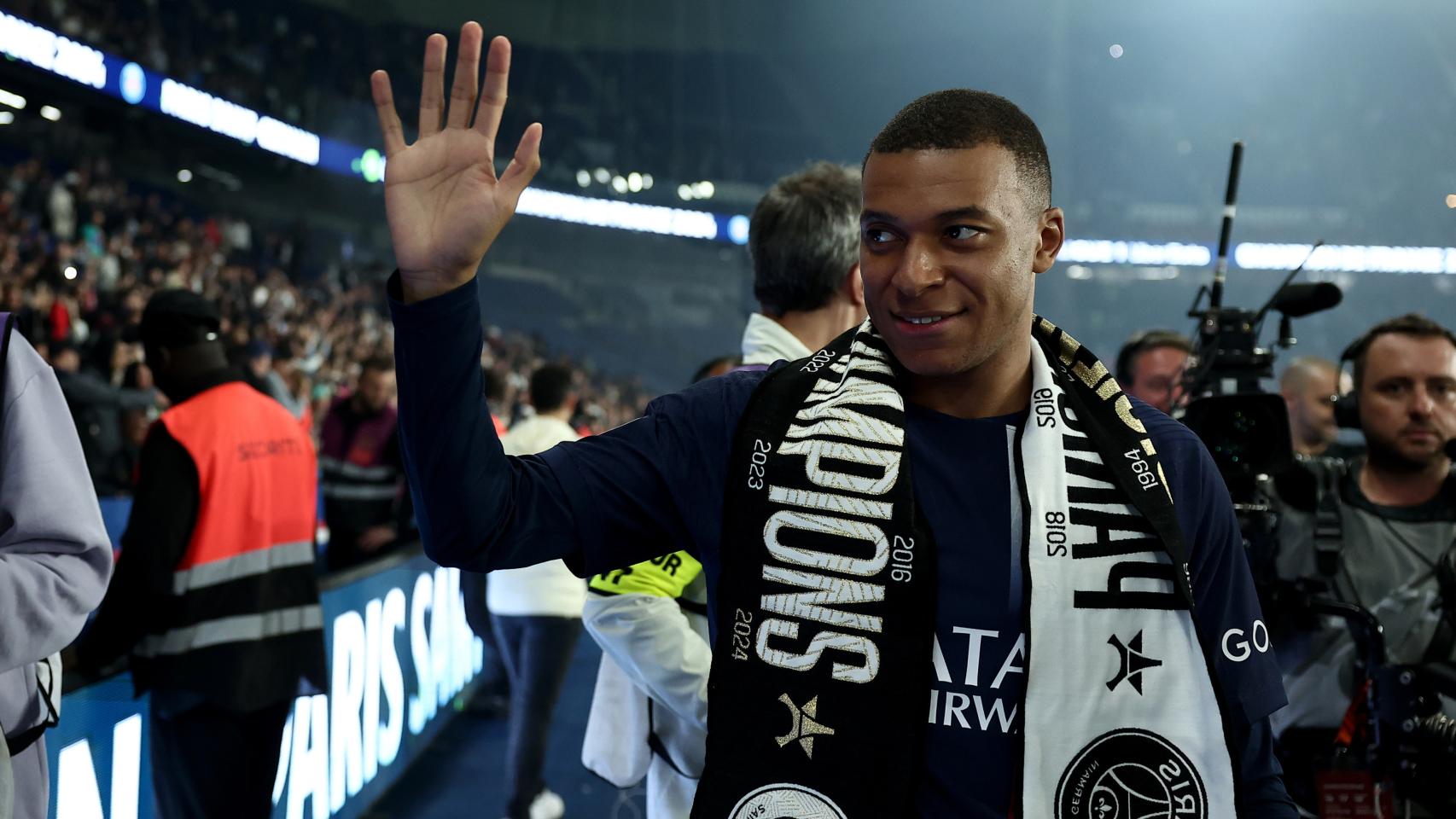Kylian Mbappé se despide para siempre del París Saint-Germain y su afición