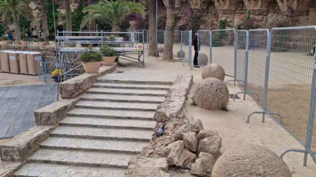 Ruptura del patrimonio del Park Güell durante el desfile de Louis Vuitton