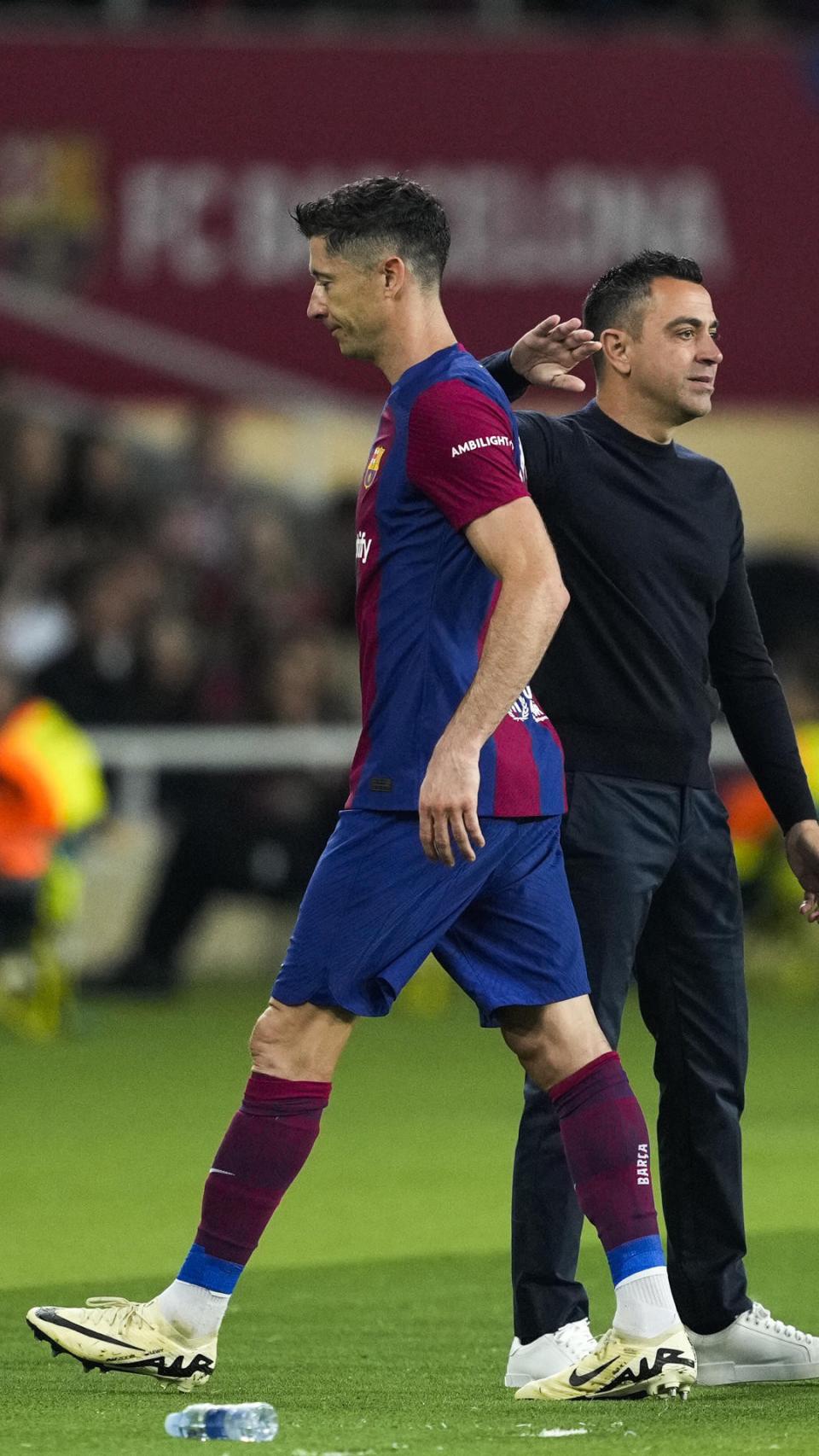 Lewandowski, tras ser sustituido por Xavi