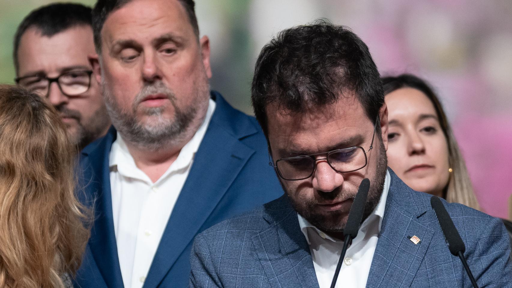 Oriol Junqueras, presidente de ERC, con Pere Aragonès el domingo