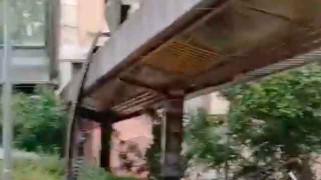 Descarrila la cadena del ascensor inclinado de Ciutat Meridiana