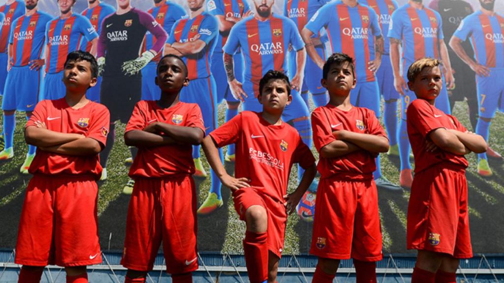 Una imagen promocional de ISL Fútbol sobre los jugadores de los campamentos en Estados Unidos