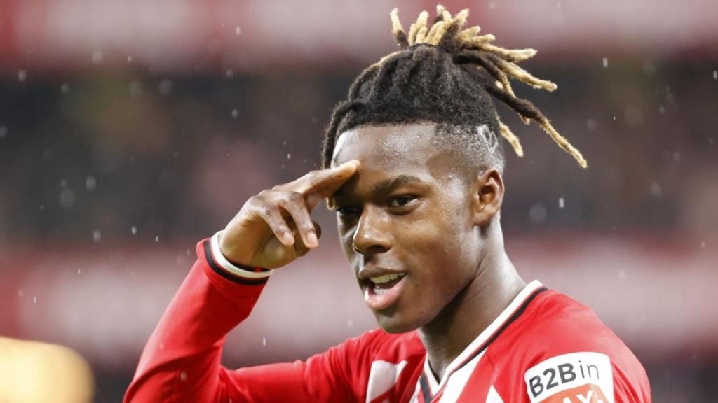 Nico Williams, objetivo del Barça, durante un partido contra el Athletic Club