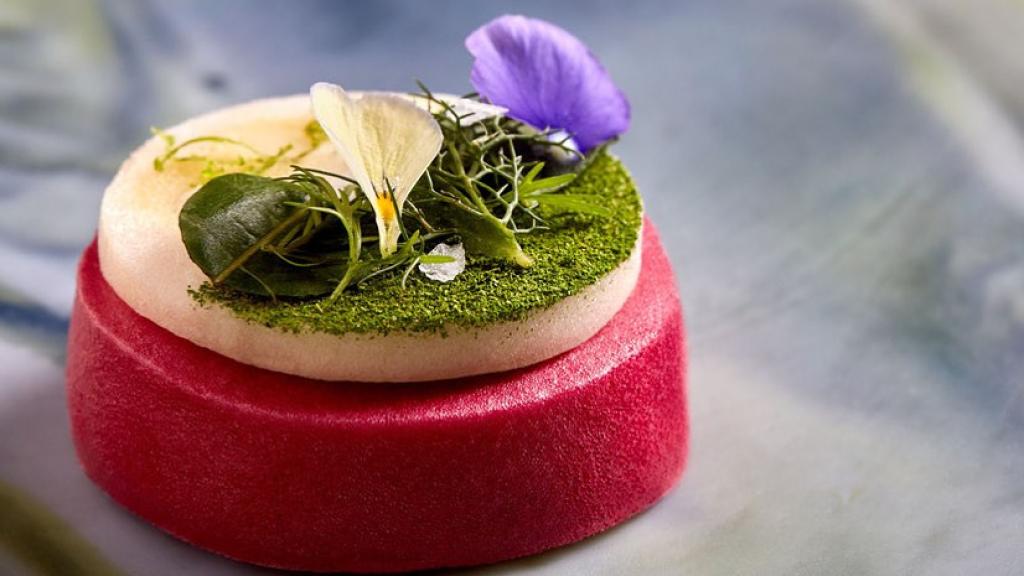 Merengue seco de remolacha acevichado