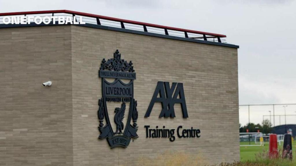 La fachada exterior de la Ciudad Deportiva del Liverpool