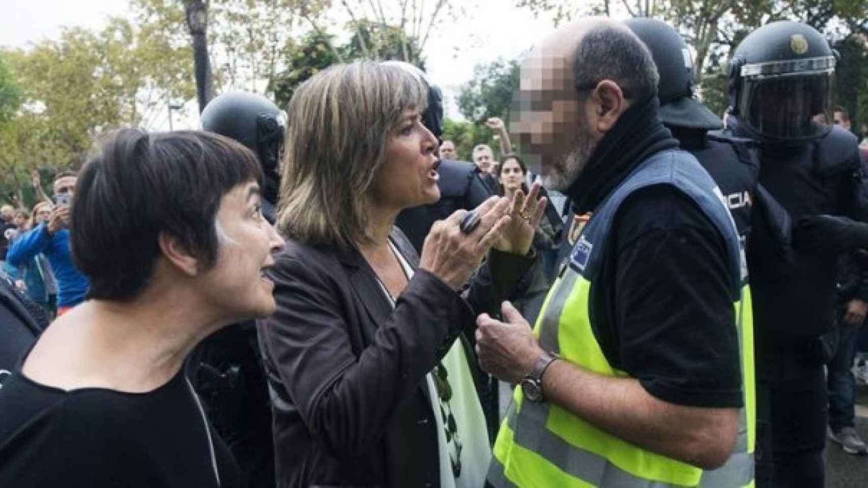 Núria Marín, alcaldesa de L'Hospitalet de Llobregat, en una imagen durante el 1 de octubre de 2017