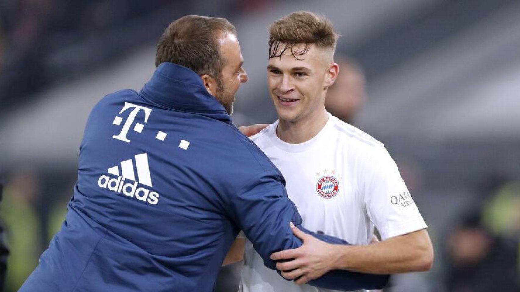 Hansi Flick y Joshua Kimmich en un entrenamiento del Bayern de Múnich