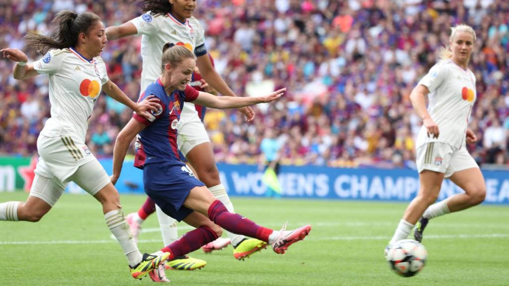 El disparo cruzado de Graham Hansen contra el Lyon