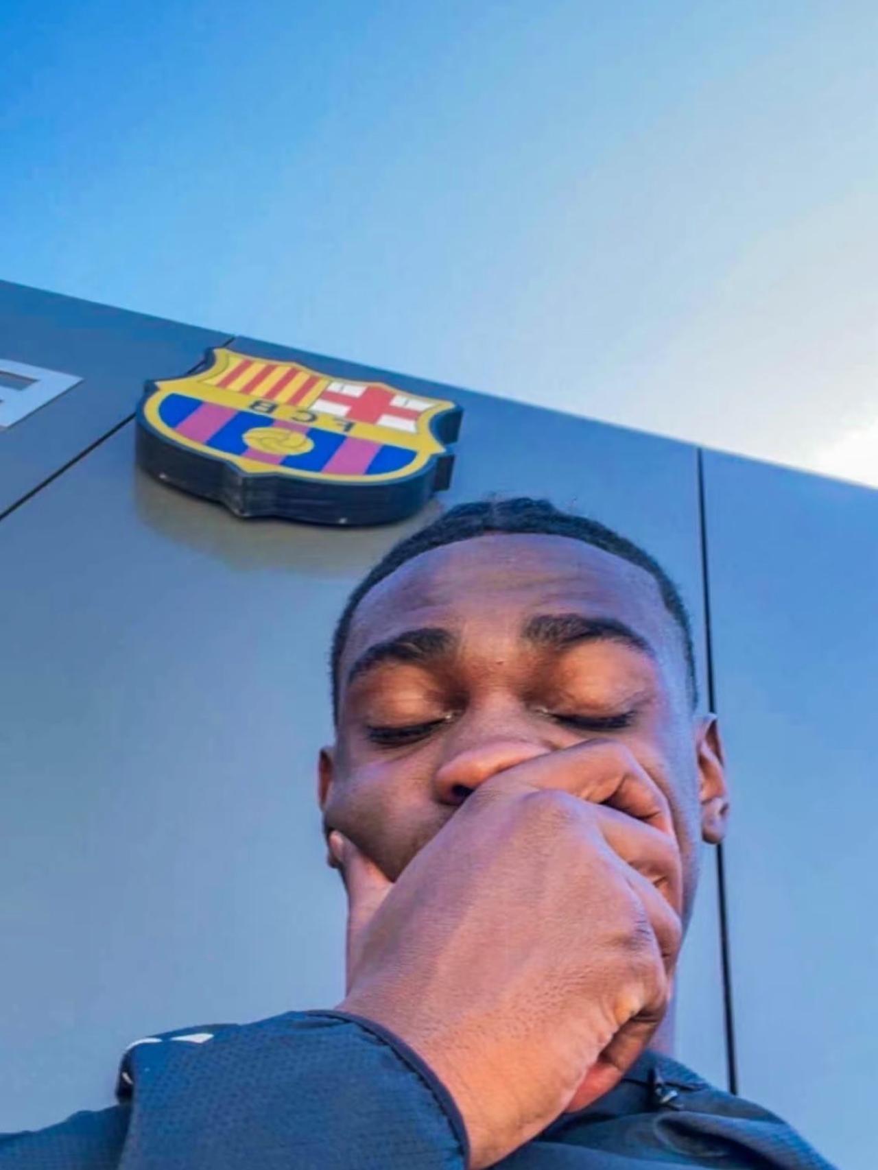 Jorthy Mokio, objetivo del Barça, a las afueras de la Ciudad Deportiva