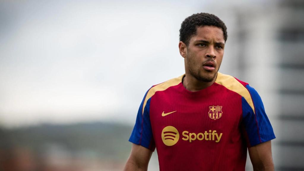 Vitor Roque, durante un entrenamiento del Barça