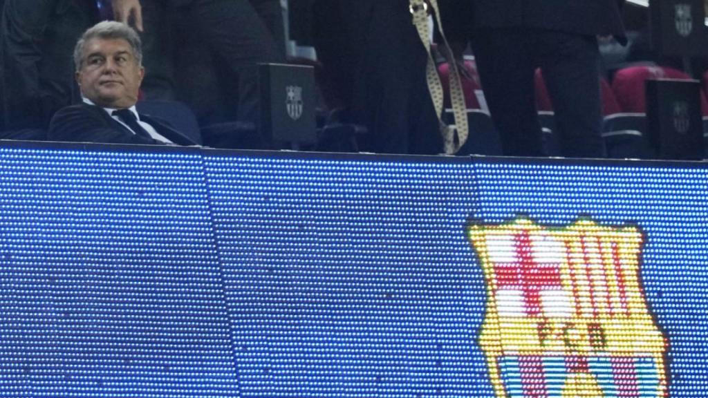 Joan Laporta, en el palco del Camp Nou durante un partido de la temporada 2022-23