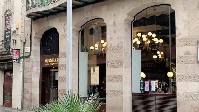 Fachada del bar Versalles