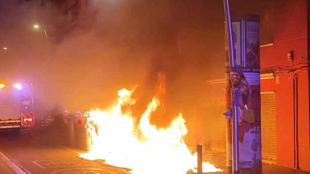 Incendio de contenedores en una imagen de archivo