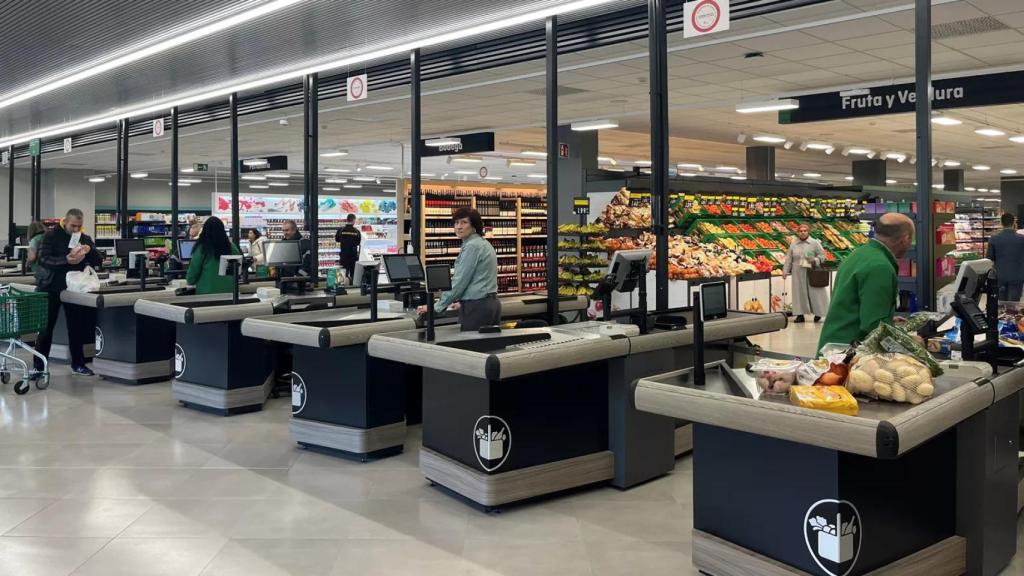 la-zona-de-los-cajeros-de-mercadona-mercadona