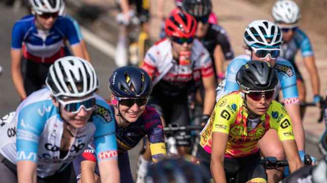 Participantes de la Vuelta Ciclista Femenina en una edición anterior