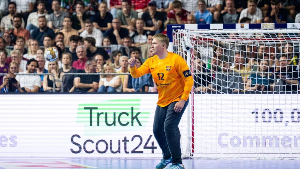 Emil Nielsen, autor de 15 paradas en el Barça-Kiel de Champions