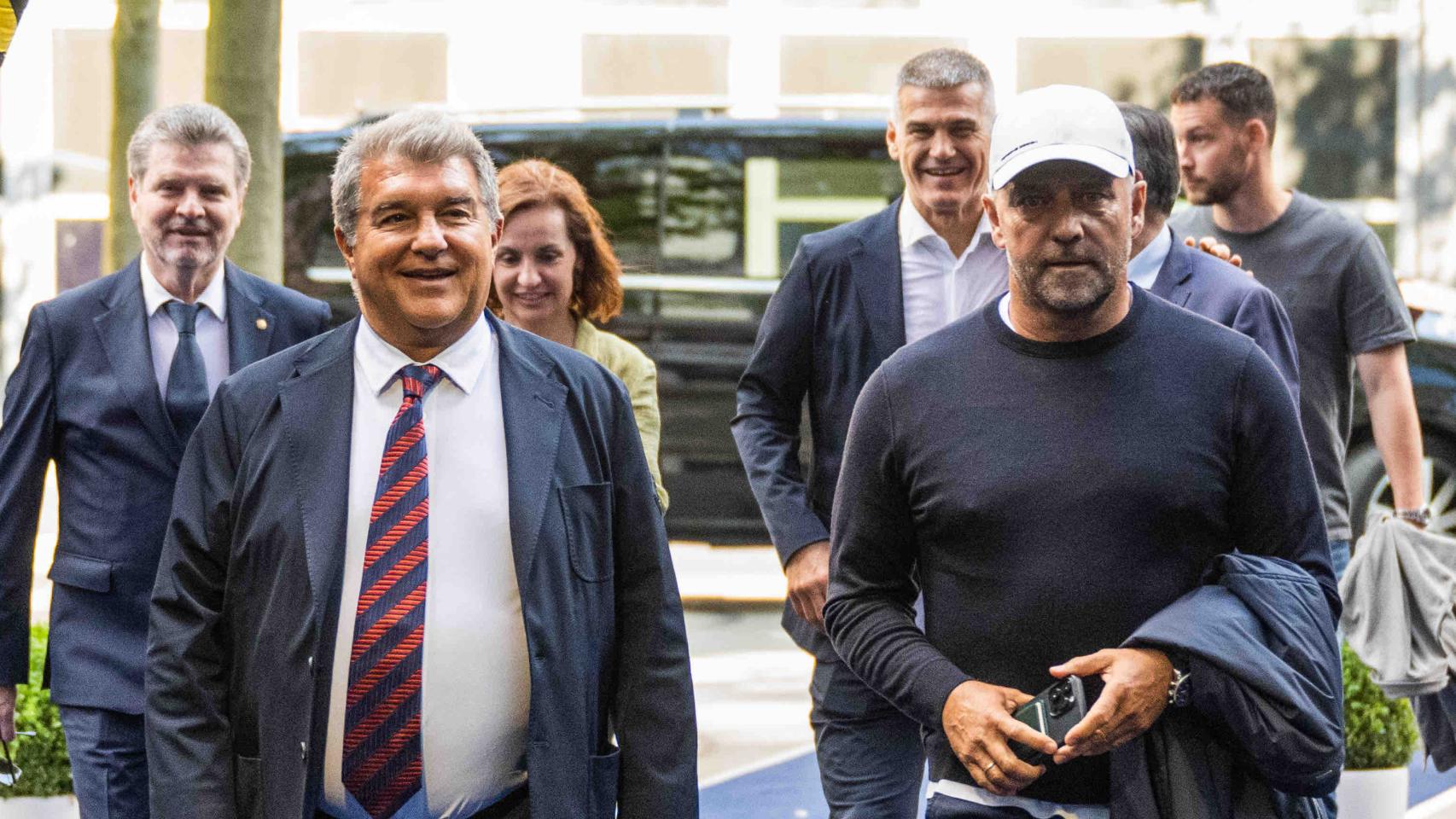 Joan Laporta y Hansi Flick acuden a la final de la Champions League de balonmano