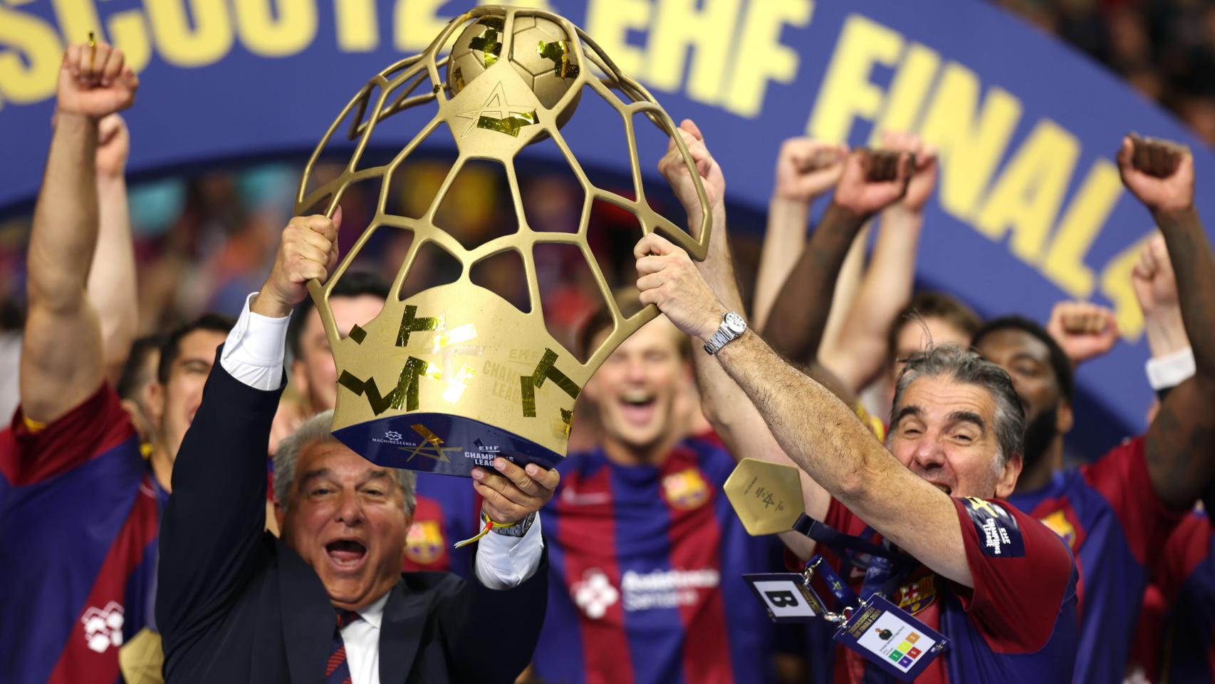 Joan Laporta y Carlos Ortega levantan la Champions de balonmano