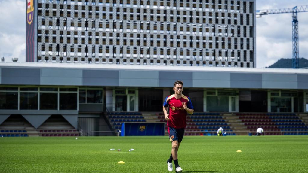 Gavi, entrenando en solitario, en la Ciutat Esportiva