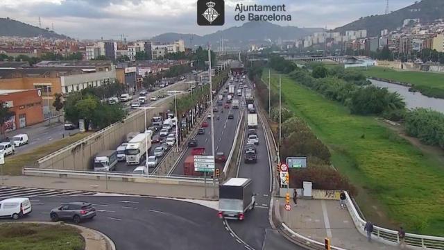 Colas kilométricas en la ronda Litoral de Barcelona
