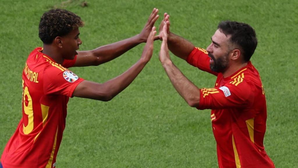 Lamine Yamal y Dani Carvajal, la dupla de la banda derecha de la selección española