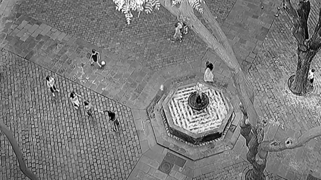 El videoclip de la canción más triste de la historia se grabó en Barcelona: en una plaza histórica