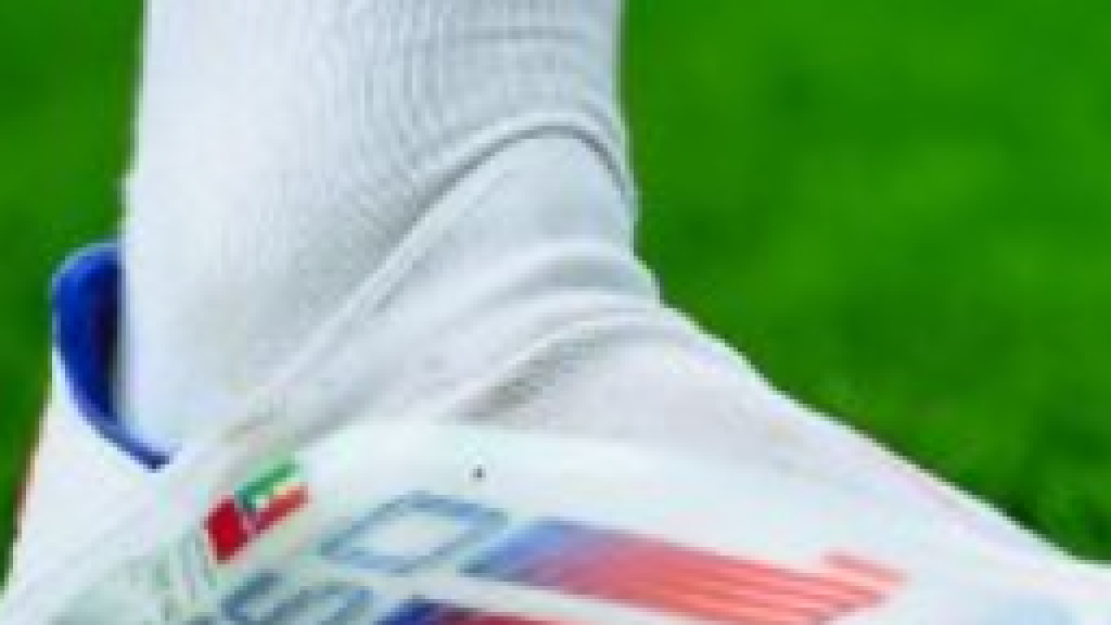 Lamine Yamal luce las banderas de Marruecos y Guinea Ecuatorial en sus botas