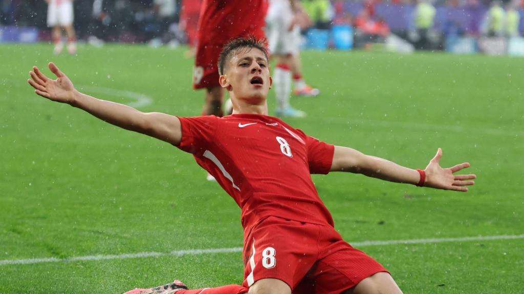 Arda Guler festeja su golazo en la Eurocopa