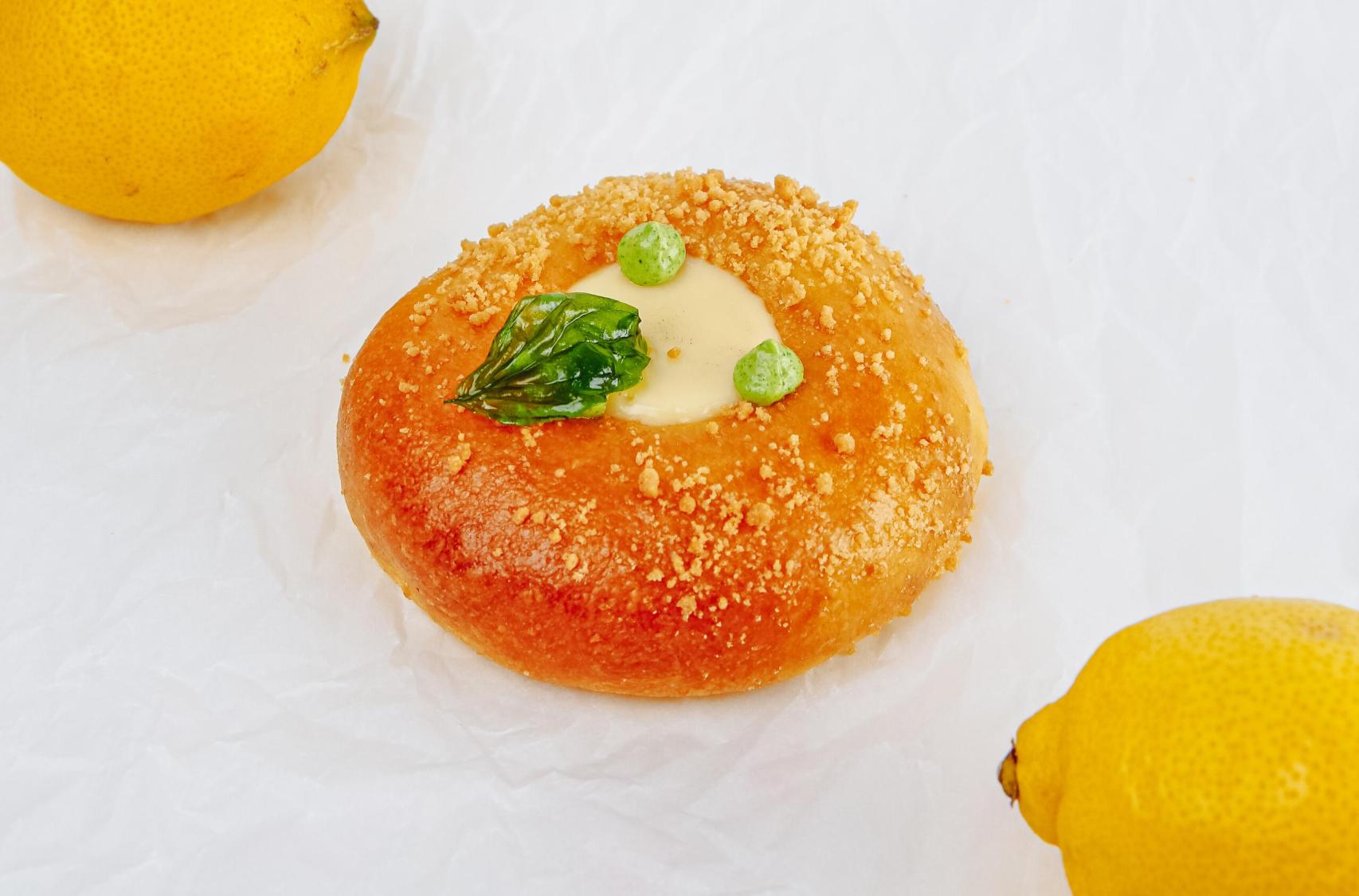 Coca de Sant Joan de la pastelería Brunells