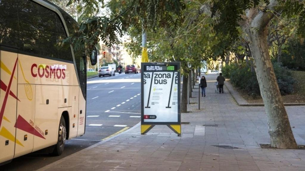 Un autocar circula en Barcelona
