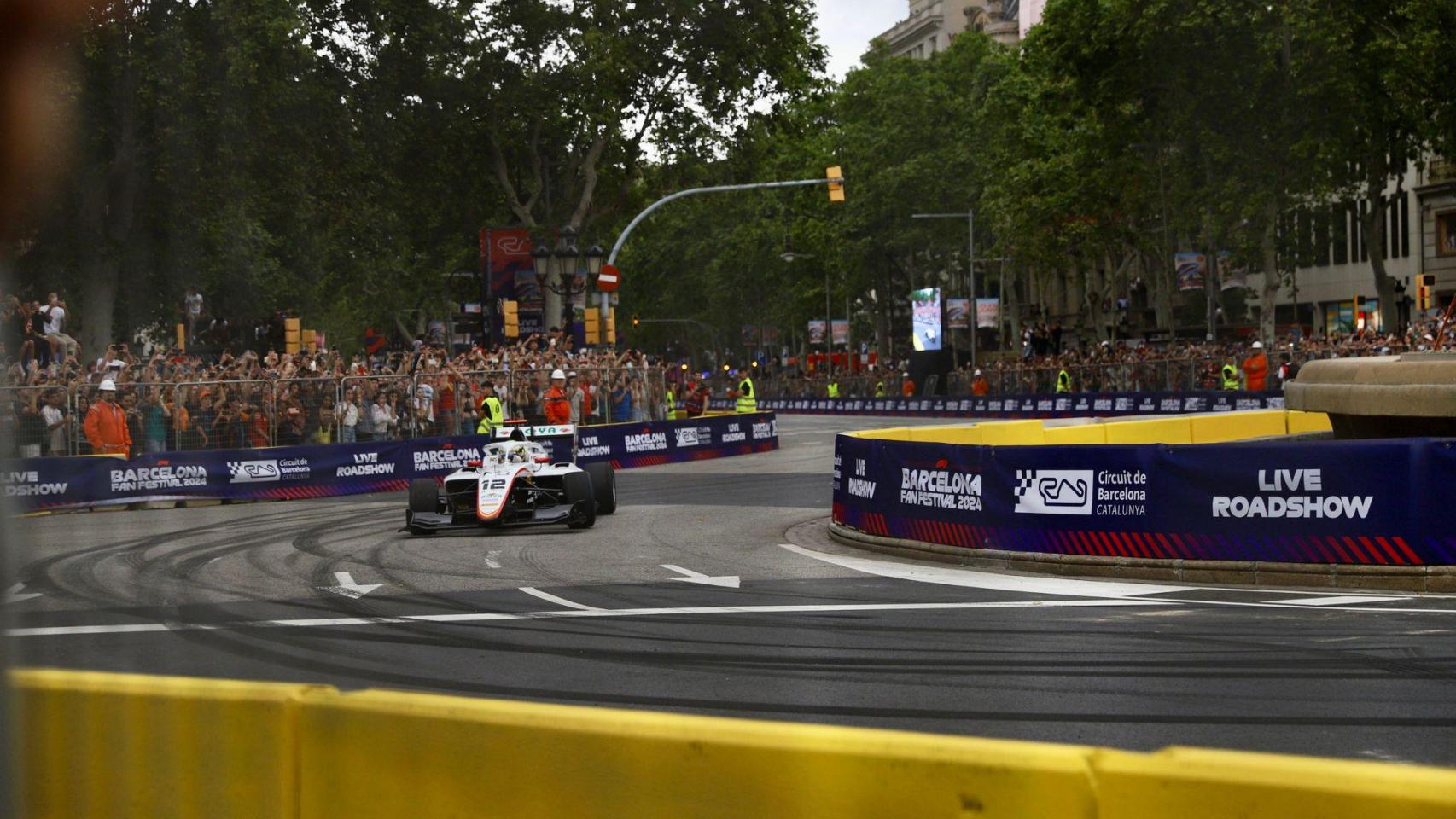 Un coche del Road Show de la Fórmula 1 en Barcelona