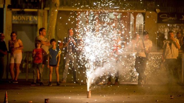Imagen de archivo de una noche de Sant Joan en Barcelona