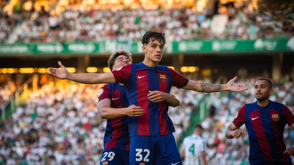 Héctor Fort festeja el gol inicial del Barça B contra el Córdoba