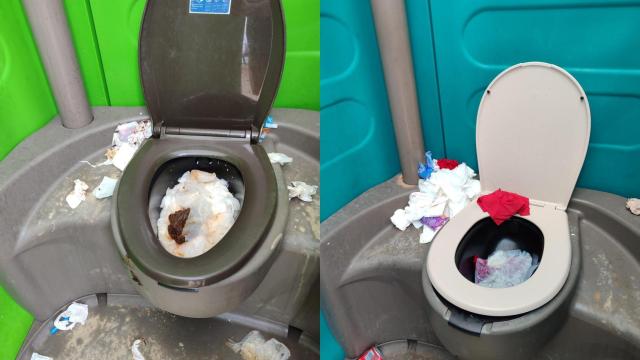 Lavabos hasta arriba de suciedad en la playa de la Mar Bella