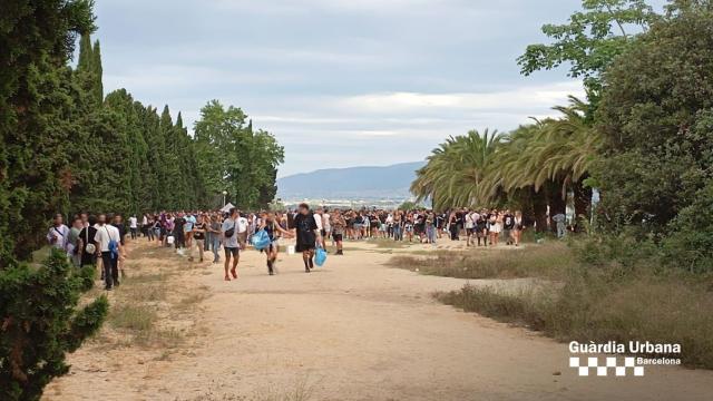 Desalojan a 300 personas de una fiesta ilegal de Sant Joan en Montjuïc