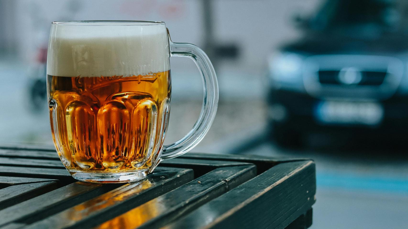 Una mini jarra de cerveza