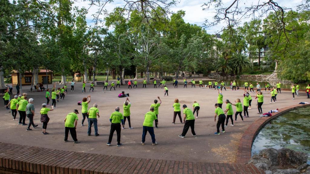 El programa “¡Ven a hacer deporte salud!” acerca la gimnasia dirigida a mujeres en Cornellà de Llobregat