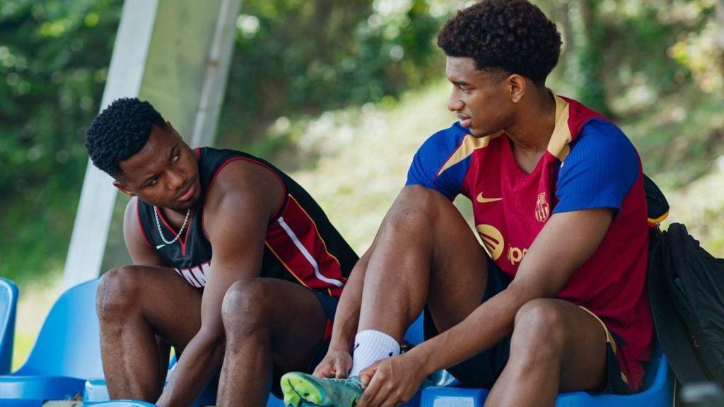 Alejandro Balde y Ansu Fati entrenan antes de la pretemporada del Barça