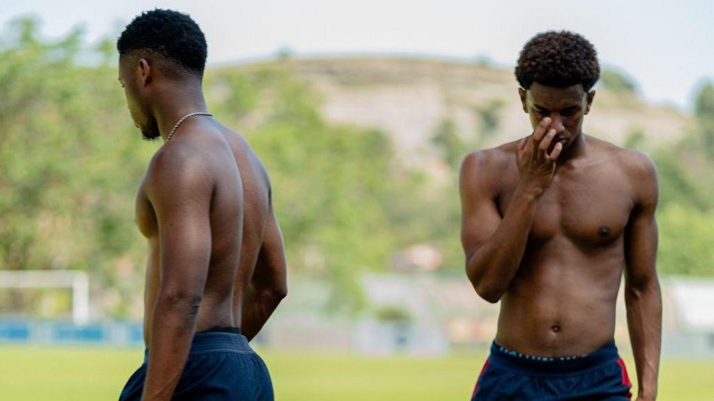 Alejandro Balde y Ansu Fati entrenan juntos antes de la pretemporada