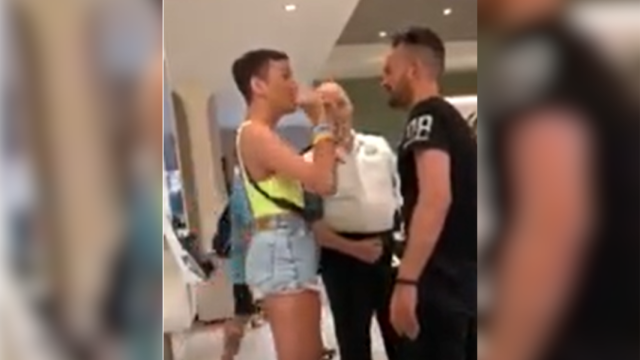 Absuelven al hombre que amenazó con hacerle hetero a hostias a un joven en Barcelona