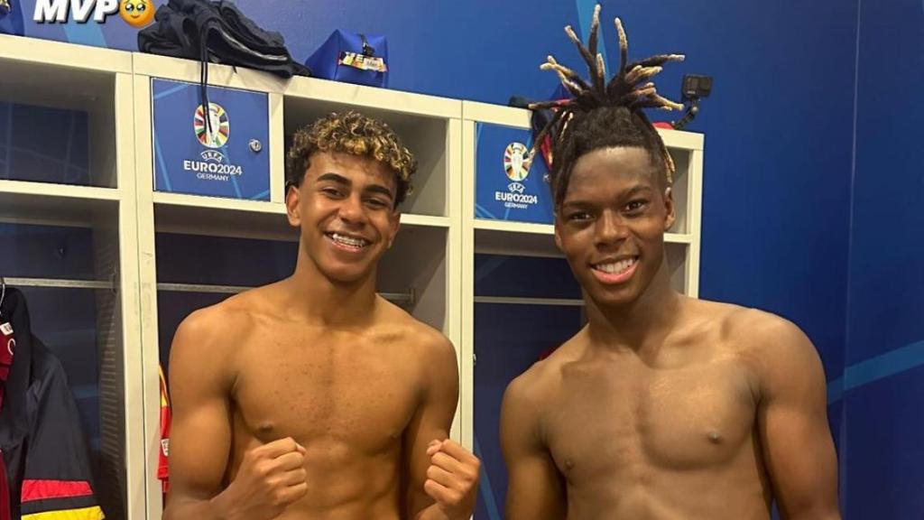 Nico Williams y Lamine Yamal celebran el pase a la final de la Eurocopa