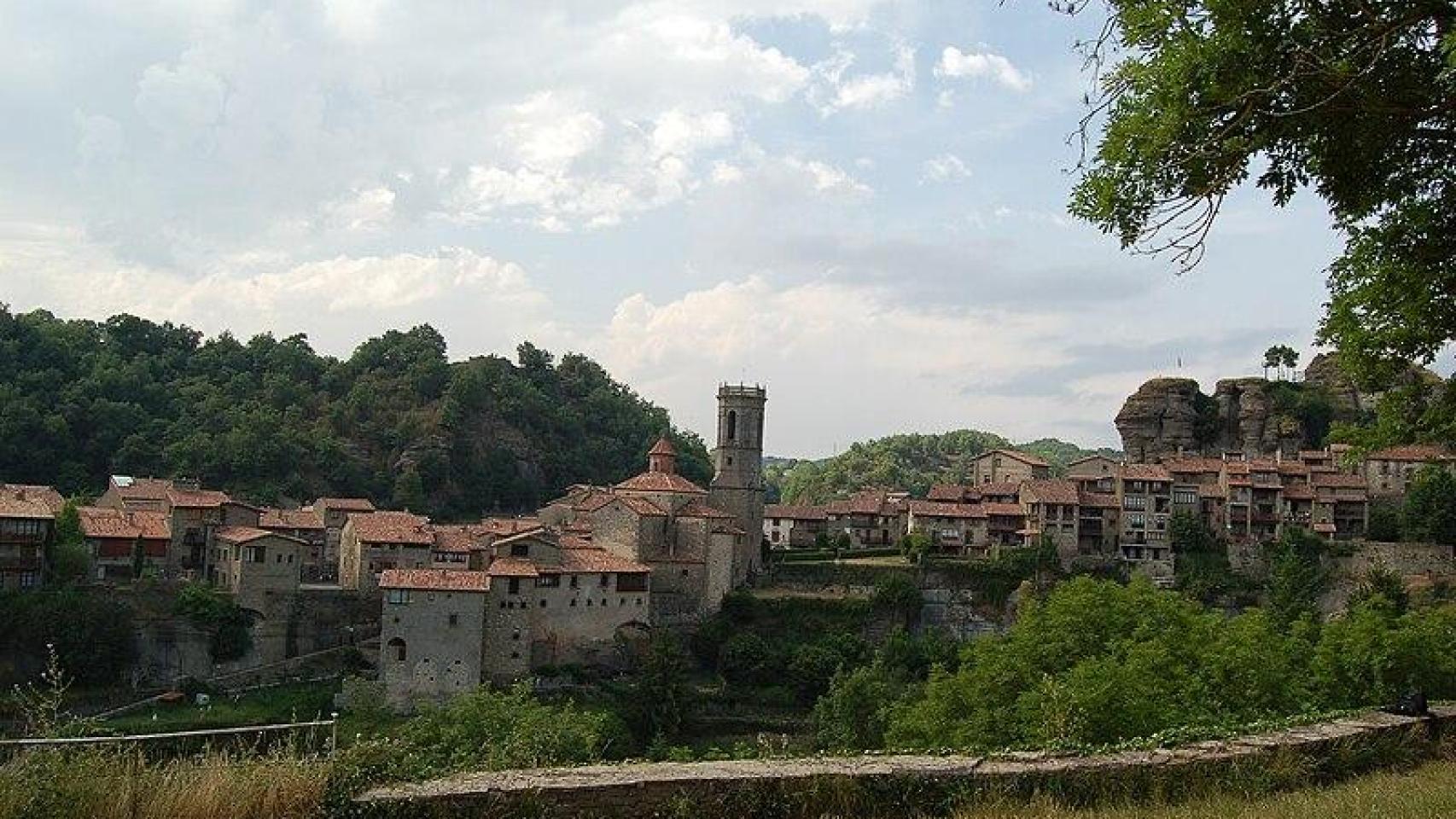 Vista general del municipio de Rupit y Pruït desde la ubicación de la ermita de Santa Magdalena