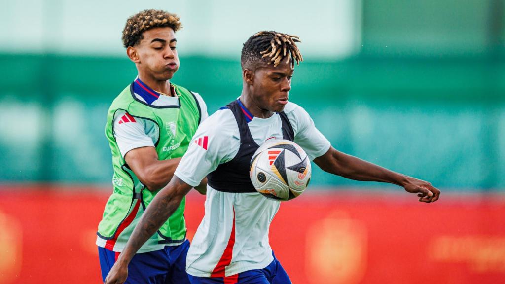 Lamine Yamal y Nico Williams entrenan juntos en la selección española