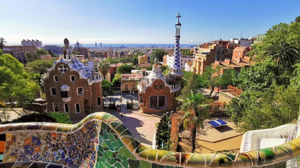 Vista d'una de les entrades del Parc Güell