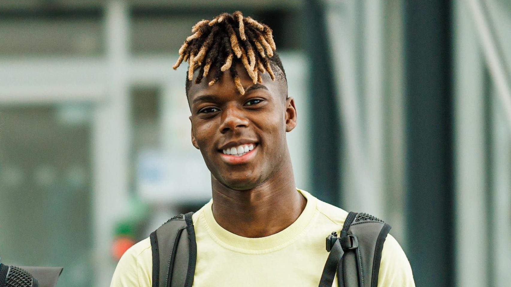 Nico Williams, antes de disputar un partido con la selección española