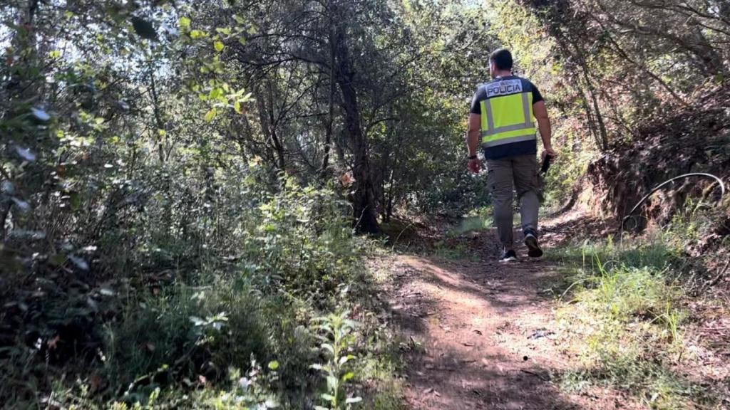 Camino de montaña que conducía a la cueva de marihuana