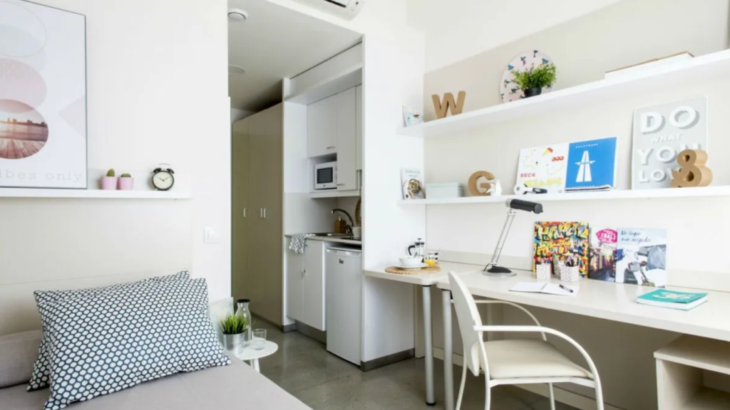 Una habitación en la residencia de la Masía